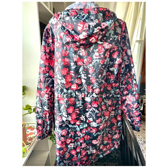 Joules Go Lightly Navy Floral Print Waterproof Pack away Hooded Rain Jacket - Picture 6 of 11